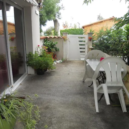 D Hotes Guest house Saint-Laurent-de-la-Barriere
