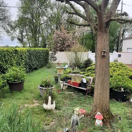 D Hotes Pensionat Saint-Laurent-de-la-Barriere