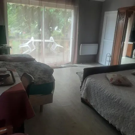 D Hotes Guest house Saint-Laurent-de-la-Barriere